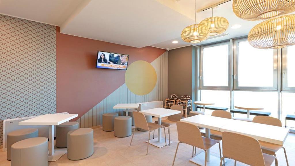 B&B Hotel Roma Fiumicino Aeroporto Fiera 2 エクステリア 写真
